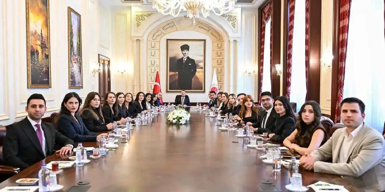 Bakan Gürlek adliye muhabirleriyle buluştu