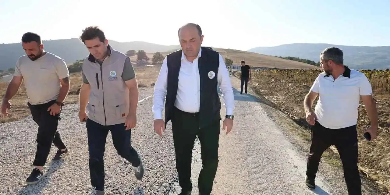 Sakarya Geyve'de soğuk asfalt mesaisi