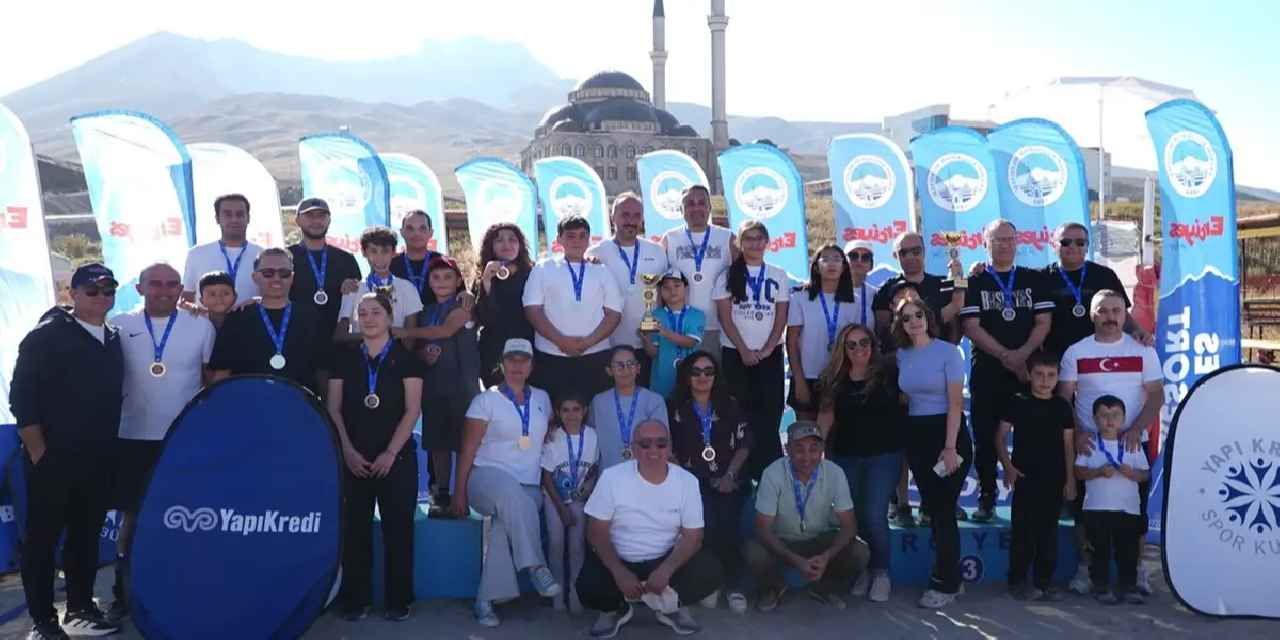 Erciyes'te plaj voleybolu turnuvası