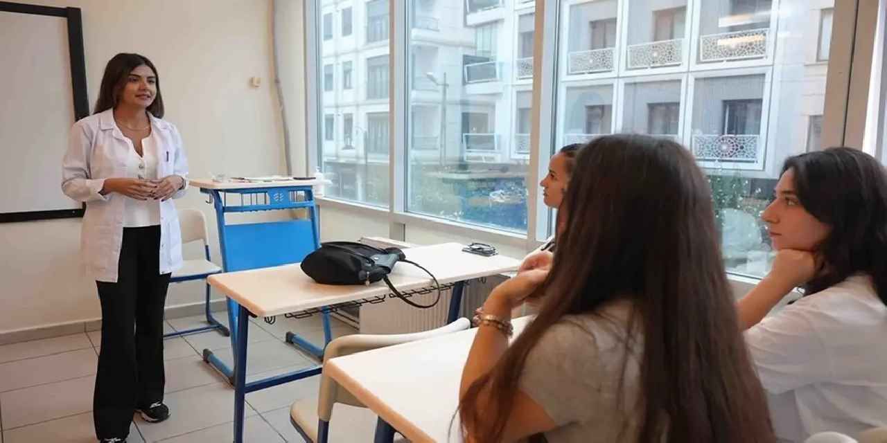 İstanbul Maltepe'de YKS hazırlık eğitimleri başladı