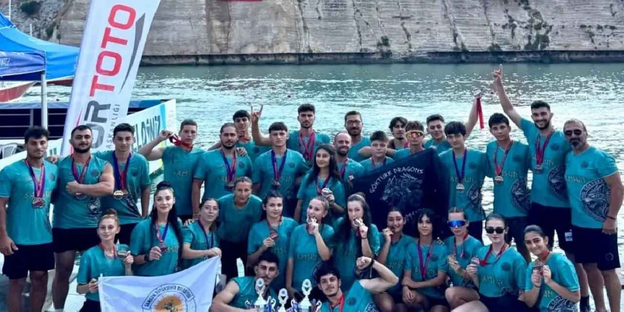 Samsun Büyükşehir sporcuları Dragon Bot’ta 3 kupa kazandı