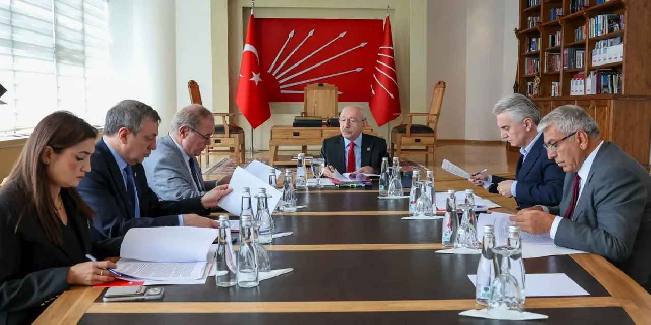 CHP Ekonomi Masası borsa gündemiyle acil toplandı