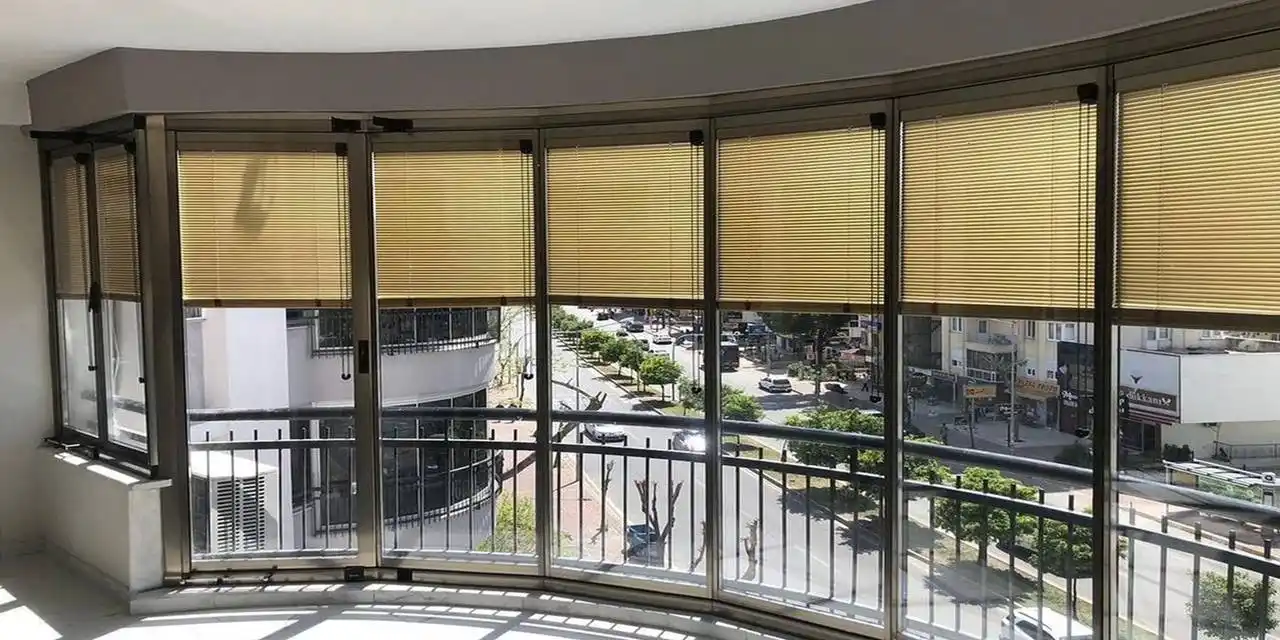 Jaluzili Cam Balkon Fiyatları: Perdesiz Balkonun Gerçek Maliyeti