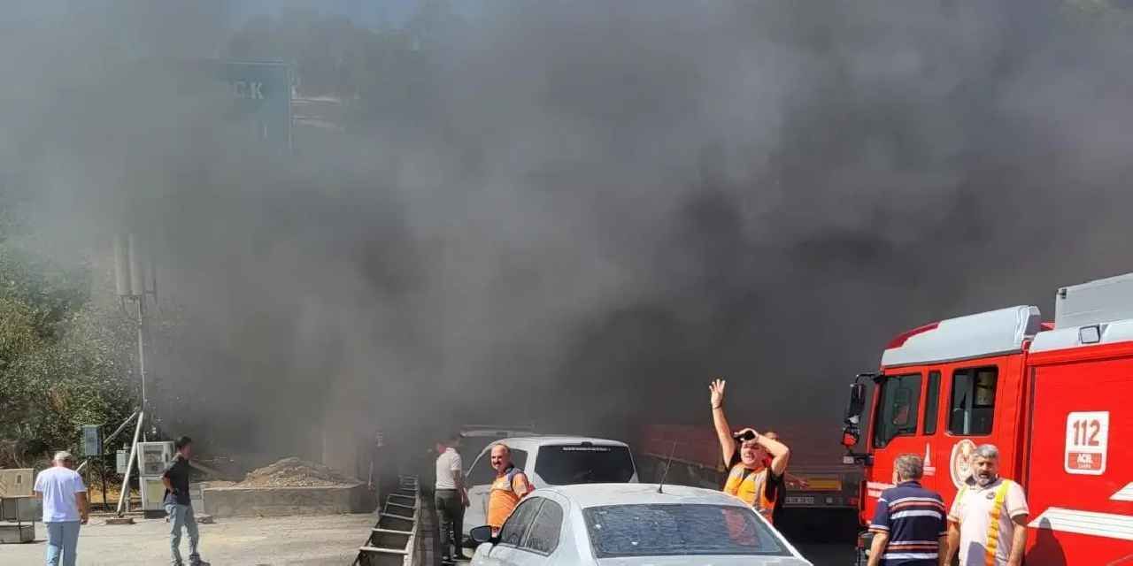 Bayraklı Tünelleri’ndeki tır yangını kısa sürede söndürüldü