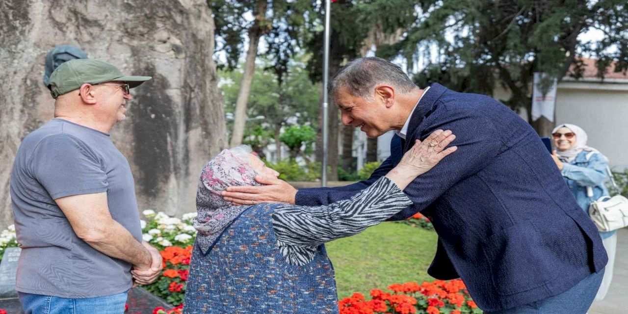 İzmir’de emeklilere yaklaşık 90 milyon TL’lik destek