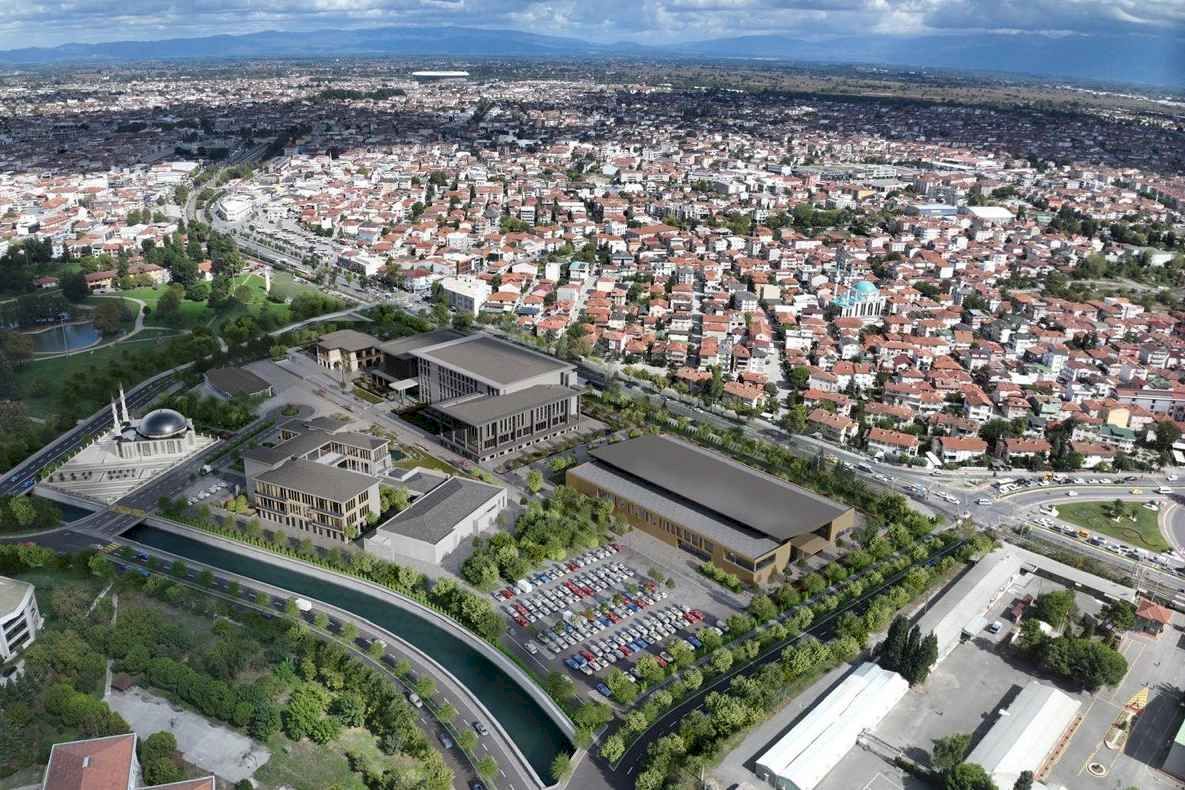 Sakarya'da raylar dönüşüyor, merkeze yemyeşil koridor geliyor