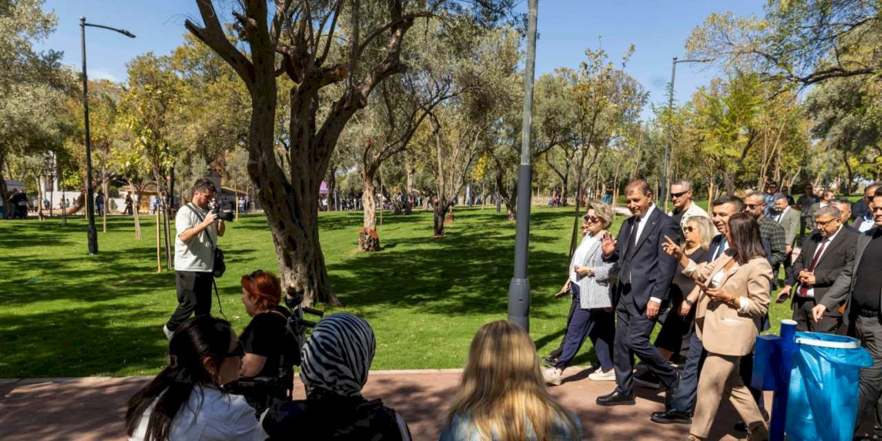 Buca Halk Parkı İzmir'de hizmete açıldı