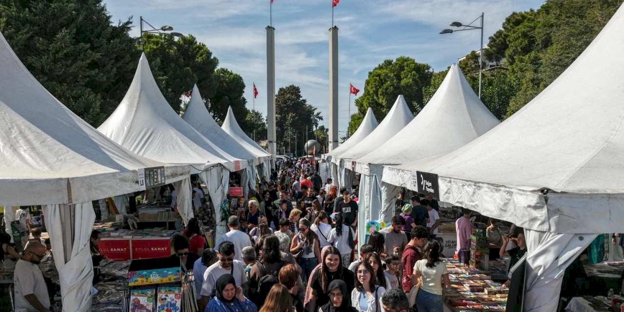 İzmir kitap fuarı kapılarını bugün kapatıyor