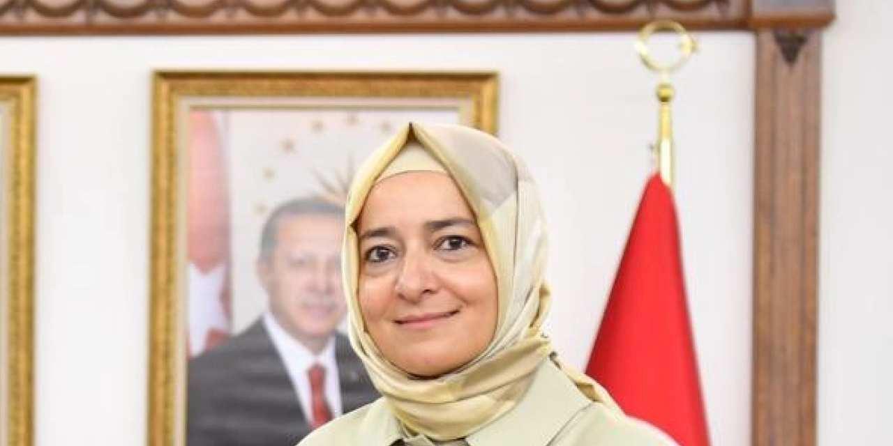 Betül Sayan Kaya tüm görevlerinden affını istedi