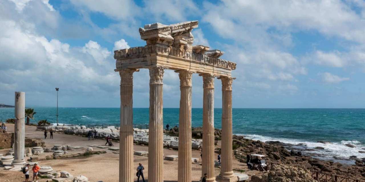 Bakan Ersoy'dan turizmi dört mevsime yayma mesajı