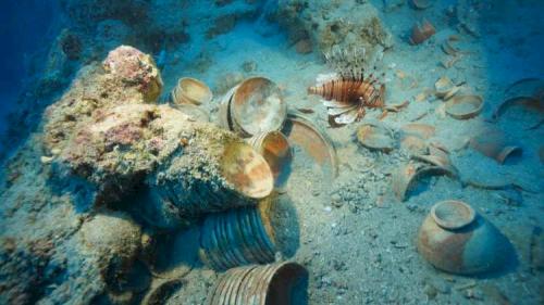 Antalya açıklarında 2 bin 100 yıllık sofra takımları gün yüzüne çıkarıldı