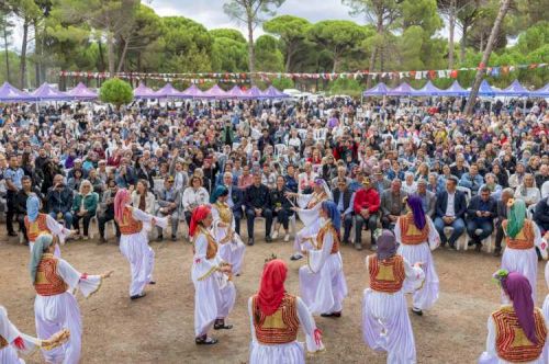 Bergama Kozak şenliğinde yöresel ürünler vitrine çıktı