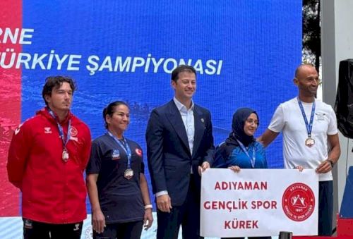 Depremzede sporcu kürekte Türkiye şampiyonu oldu