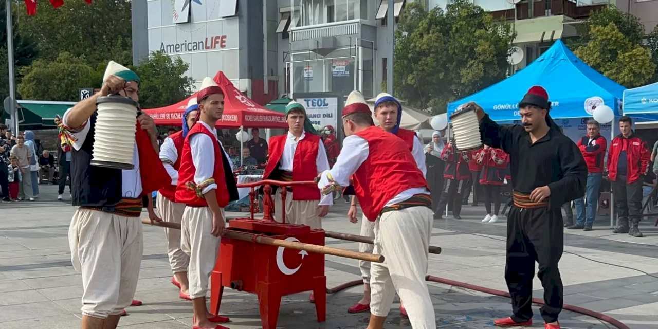 Kocaeli meydanlarında itfaiyecilik haftası coşkusu yaşandı