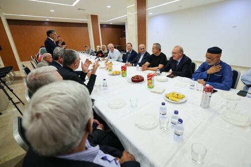 Numan Kurtulmuş Lizbon Merkezi Camii'ni ziyaret etti