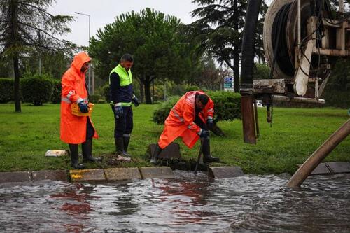 Sakarya'da sağanak felaketi: 27 yılın rekoru kırıldı