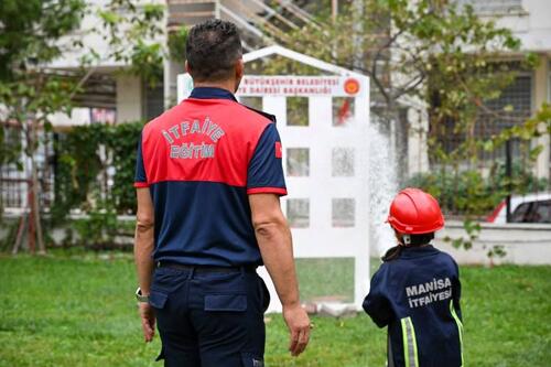 Manisa itfaiyesine kahramanlık vurgulu anlamlı ziyaret