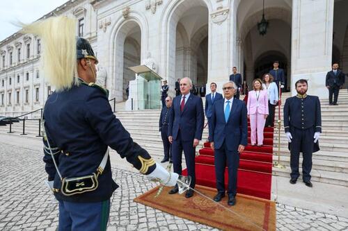 Numan Kurtulmuş Lizbon'da resmi törenle karşılandı