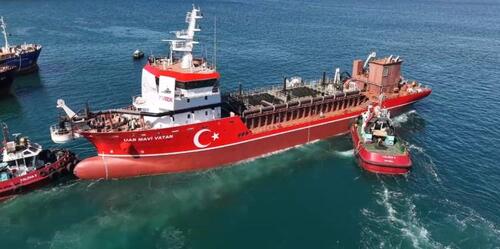 Yerli tarama gemisi UAB Mavi Vatan suya indirildi