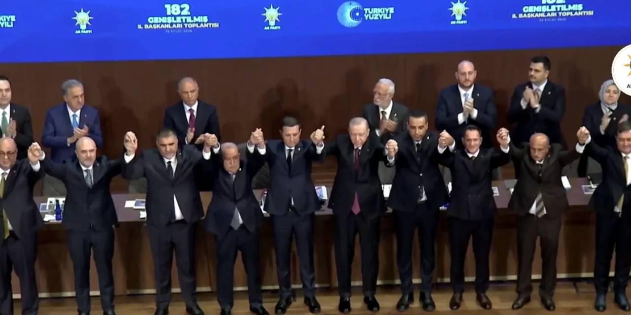 Dokuz belediye başkanı AK Parti saflarına katıldı