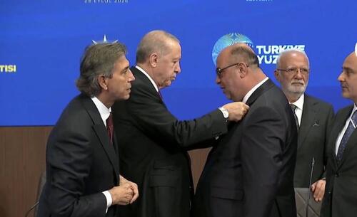 Dokuz belediye başkanı AK Parti saflarına katıldı