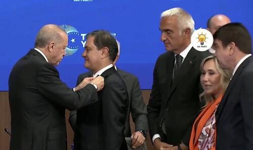 Dokuz belediye başkanı AK Parti saflarına katıldı