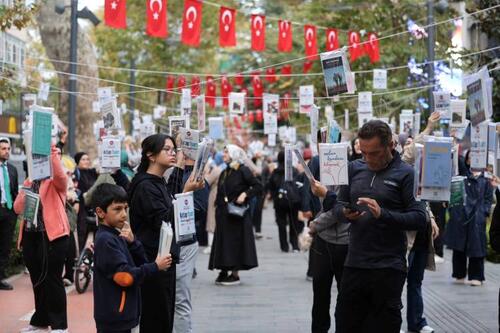 Kocaeli kitap fuarı öncesi ağaçlar kitap açtı