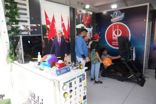 Keçiörenli gençlerin teknoloji projeleri TEKNOFEST Güneydoğu'da sergileniyor