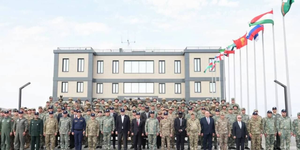 Türk dünyası askeri güçleri şuşa'da gözdağı verdi
