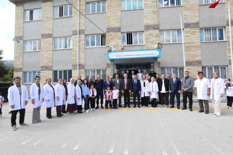 Yeniceköy'de 750 öğrenciye forma dağıtımı