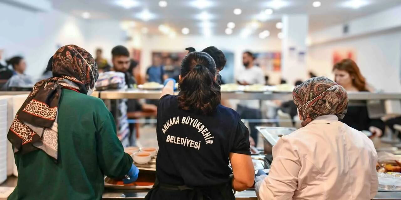 Gençlik sofraları yeniden kapılarını açıyor