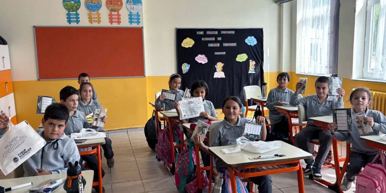 Sakarya'da öğrencilerin okul heyecanı desteklendi