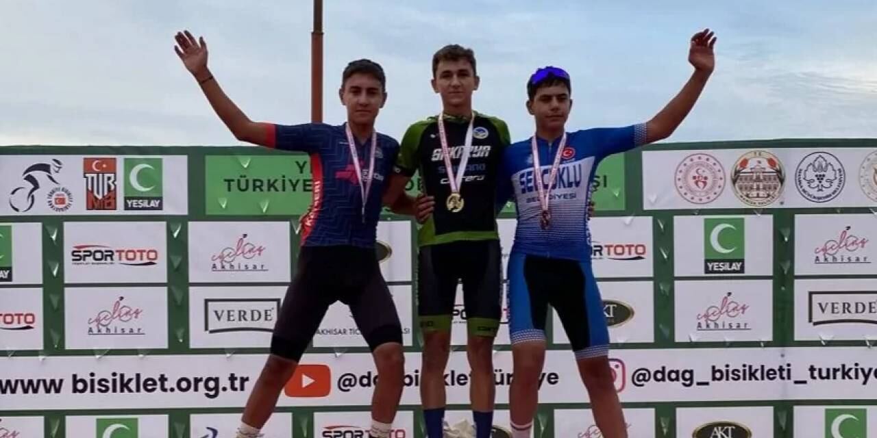 Sakarya'nın genç pedalları 42 madalya kazandı