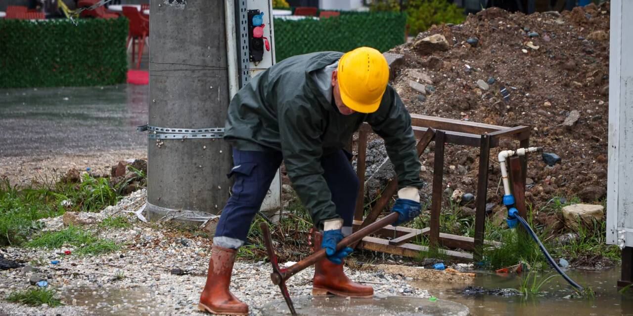 Sakarya'da sağanak yağışın izleri siliniyor