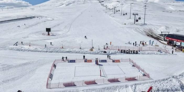 Kayseri Erciyes'te kar voleybolu heyecanı başlıyor