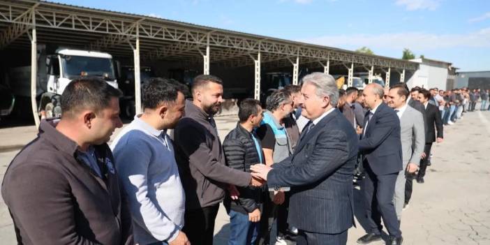 Mustafa Palancıoğlu personelle bayramlaştı