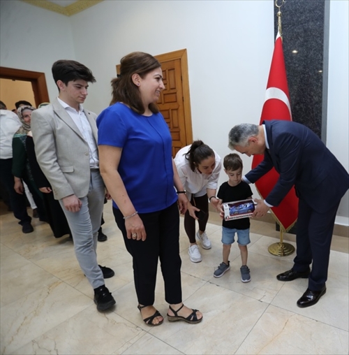 Eskişehir Valisi Ayyıldız, Valilik personeliyle bayramlaştı