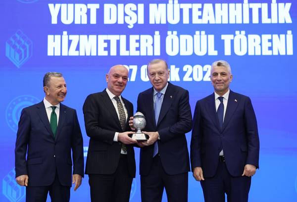 yurt-disi-muteahhitlik-odul-toreni.jpg