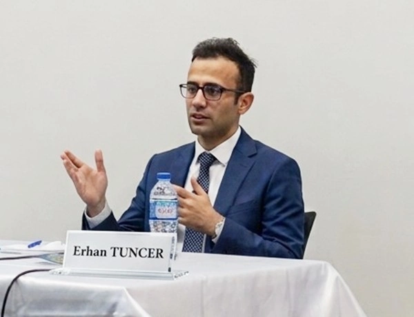 erhan-tuncer-soylesi.webp
