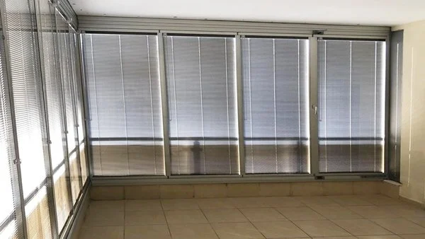jaluzili-cam-balkon.webp